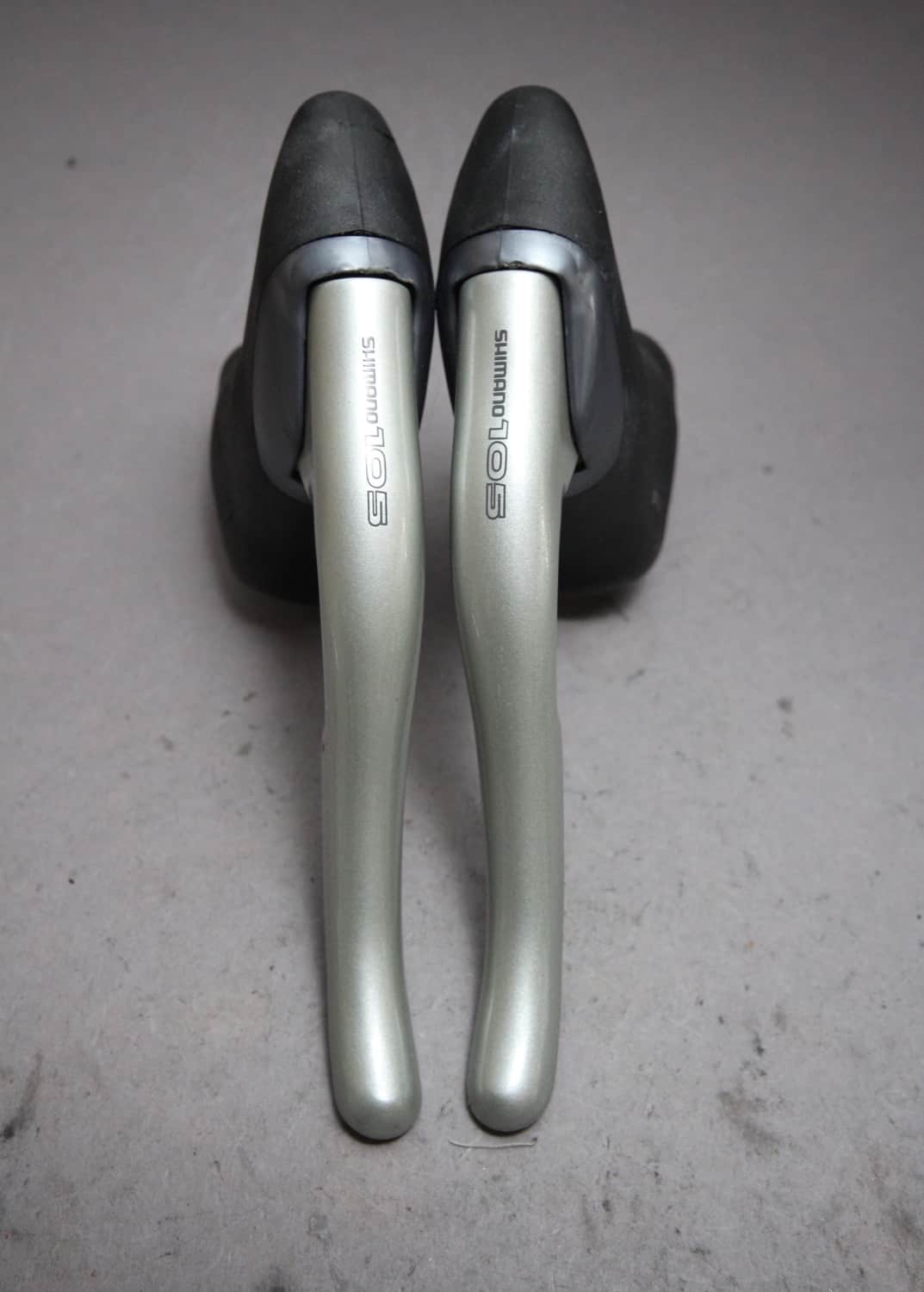 thumbnail image 2 of Shimano 105 BL-1055 Brake Lever Hoods – Vintage Aero Cover Set For BL-R400, RX BL-A550, Y86C98100 2 of 4