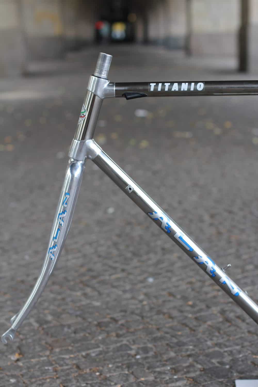 ALAN Titanio Frame / 57 cm / 2.349g / 1996