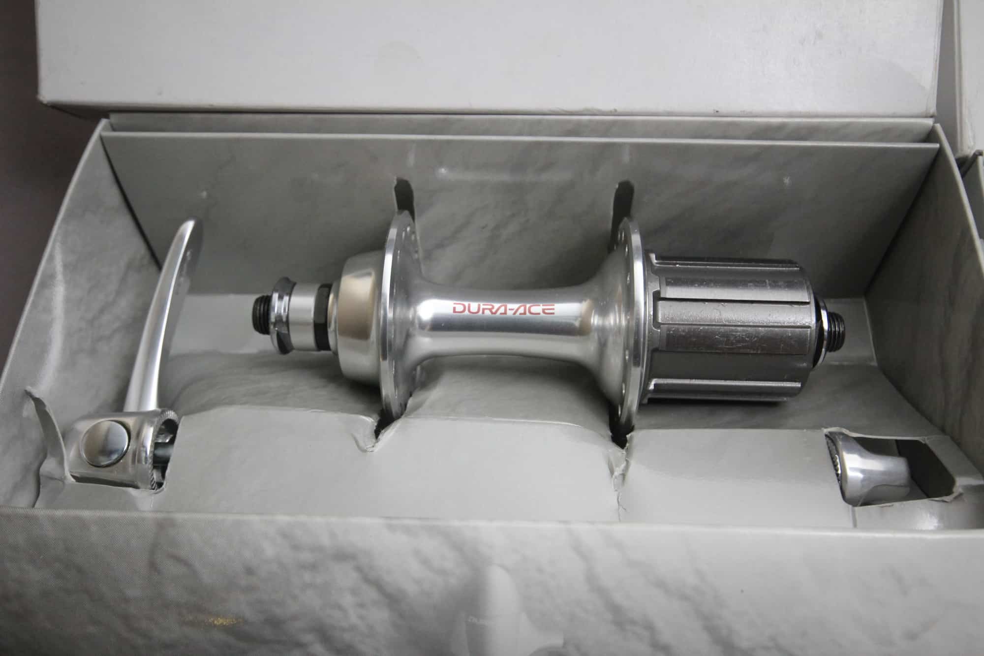 Jeu de moyeux de voie avant et arrière Shimano Dura-Ace HB-7600 32H 100