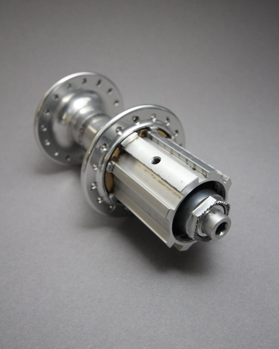 Campagnolo Record 9/10 Sp Titanium Hub / 32H / Rear / 255g