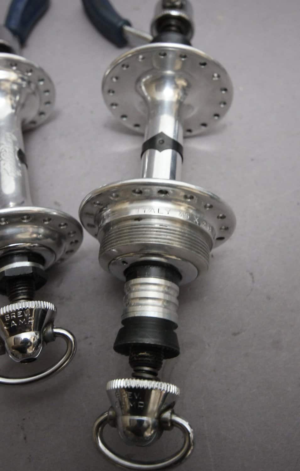 Campagnolo Nuovo Record 1034 Hub Set Low Flange / 36H / ITA / Gios Blue Rubber