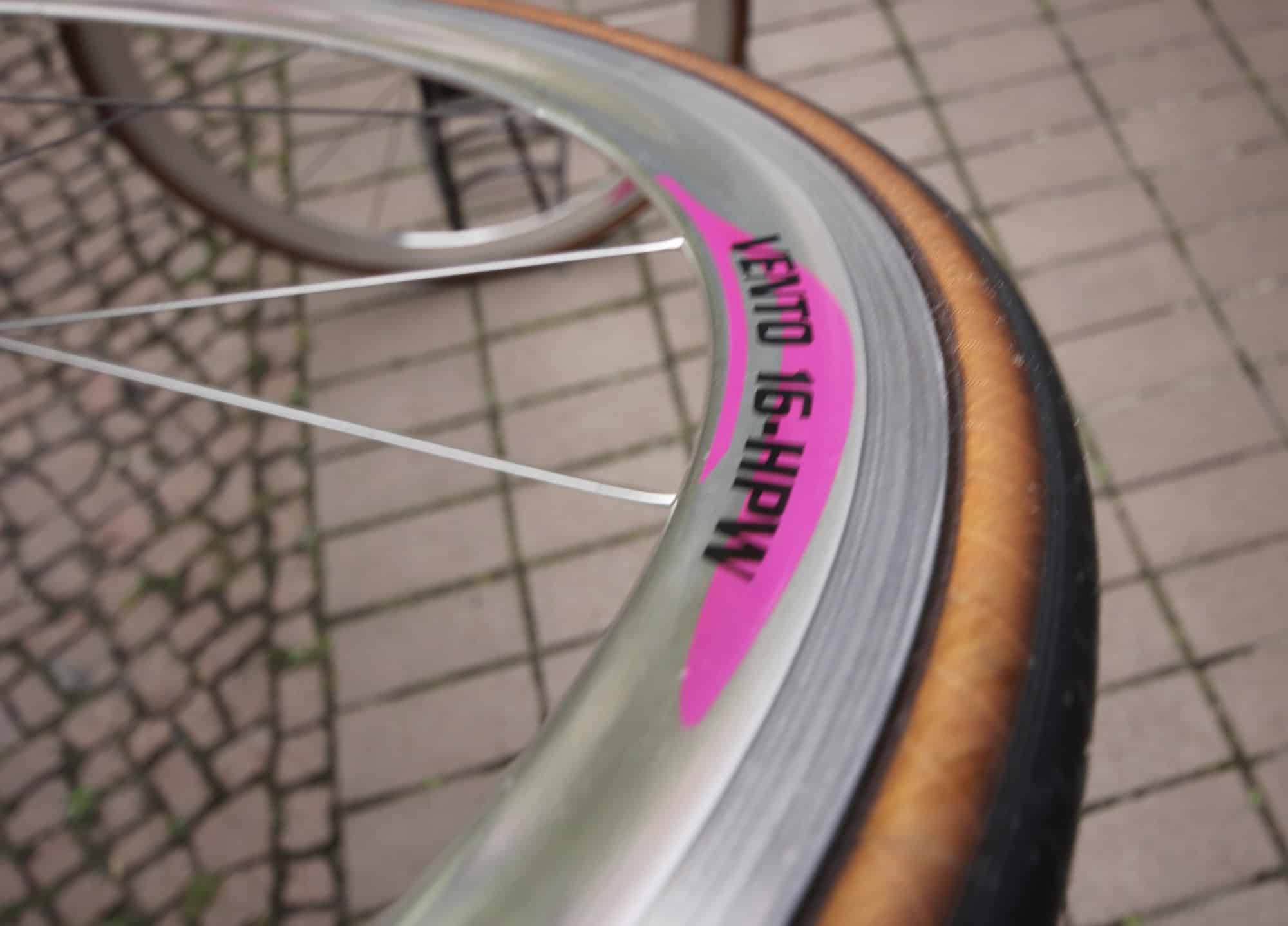 Campagnolo Vento 16 HPW Wheel Set / 700C / Clincher