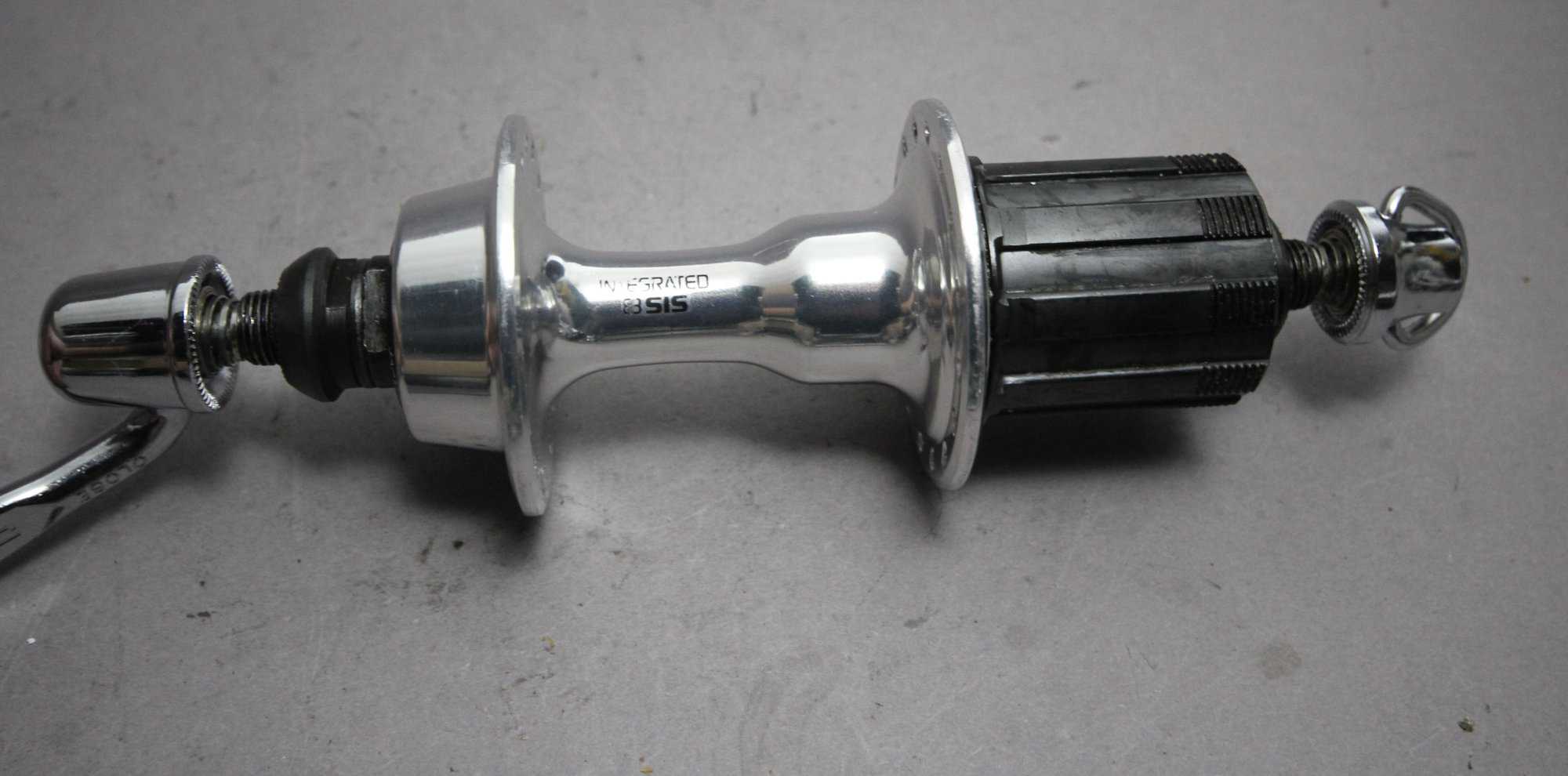 Shimano Dura Ace FH 7403 Rear Hub / 32H / 8 Sp