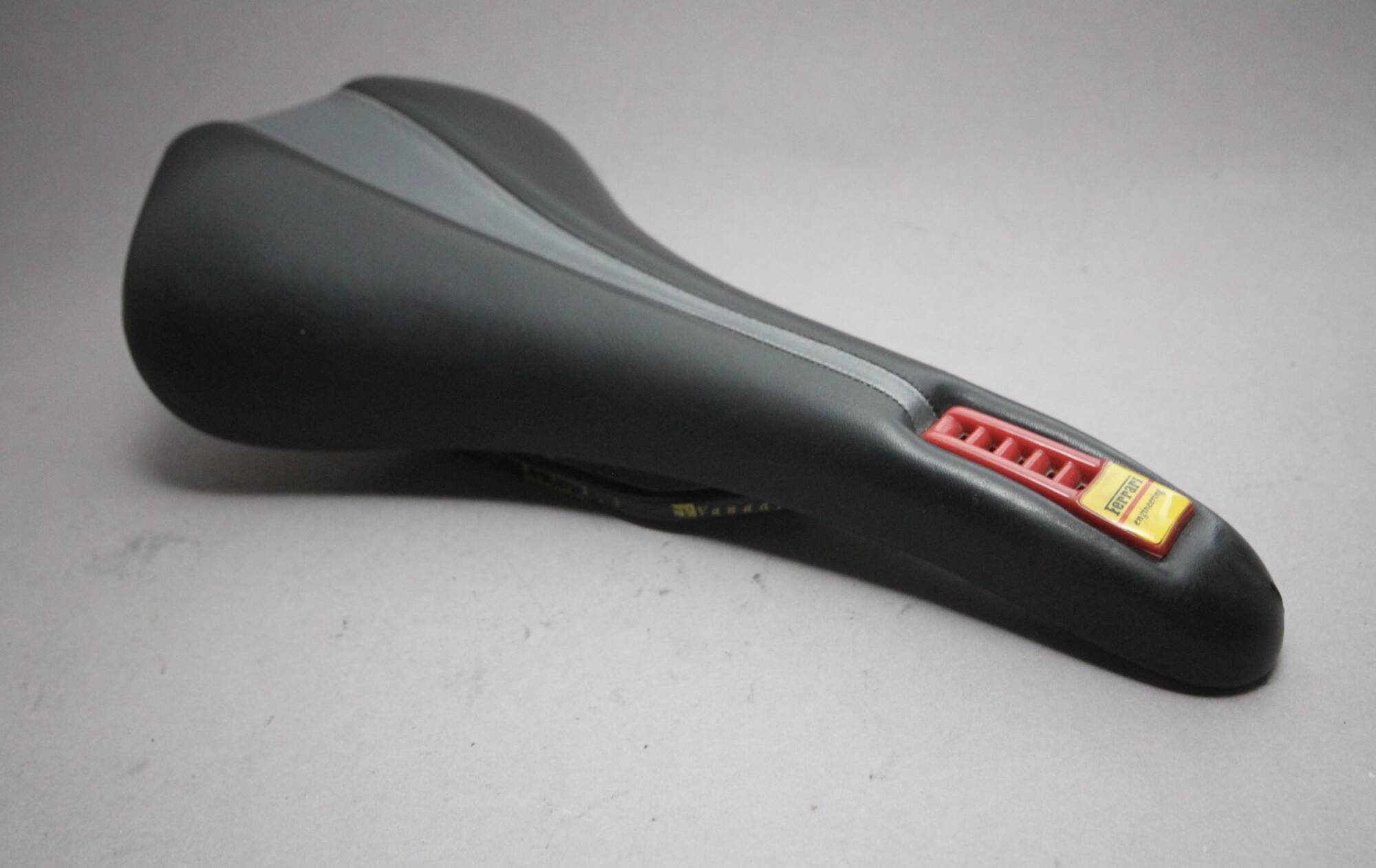 Ferrari engineering Selle Italia サドル IMG_3945-2000x1262.jpg