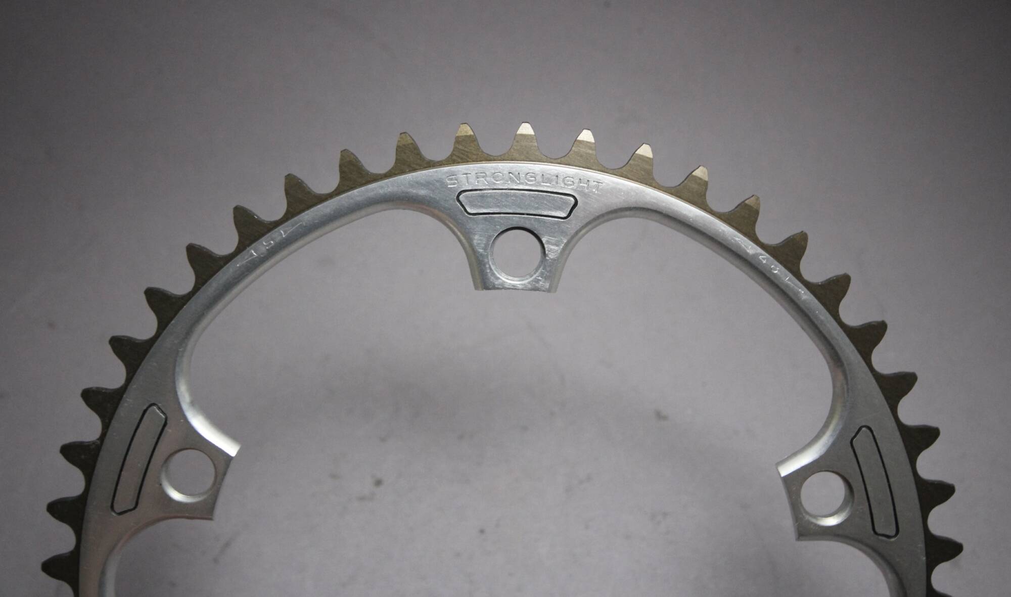 Plateau Stronglight 107 54 Dents NOS – Pour Vélo Peugeot, Gitane, Mercier – Occasion