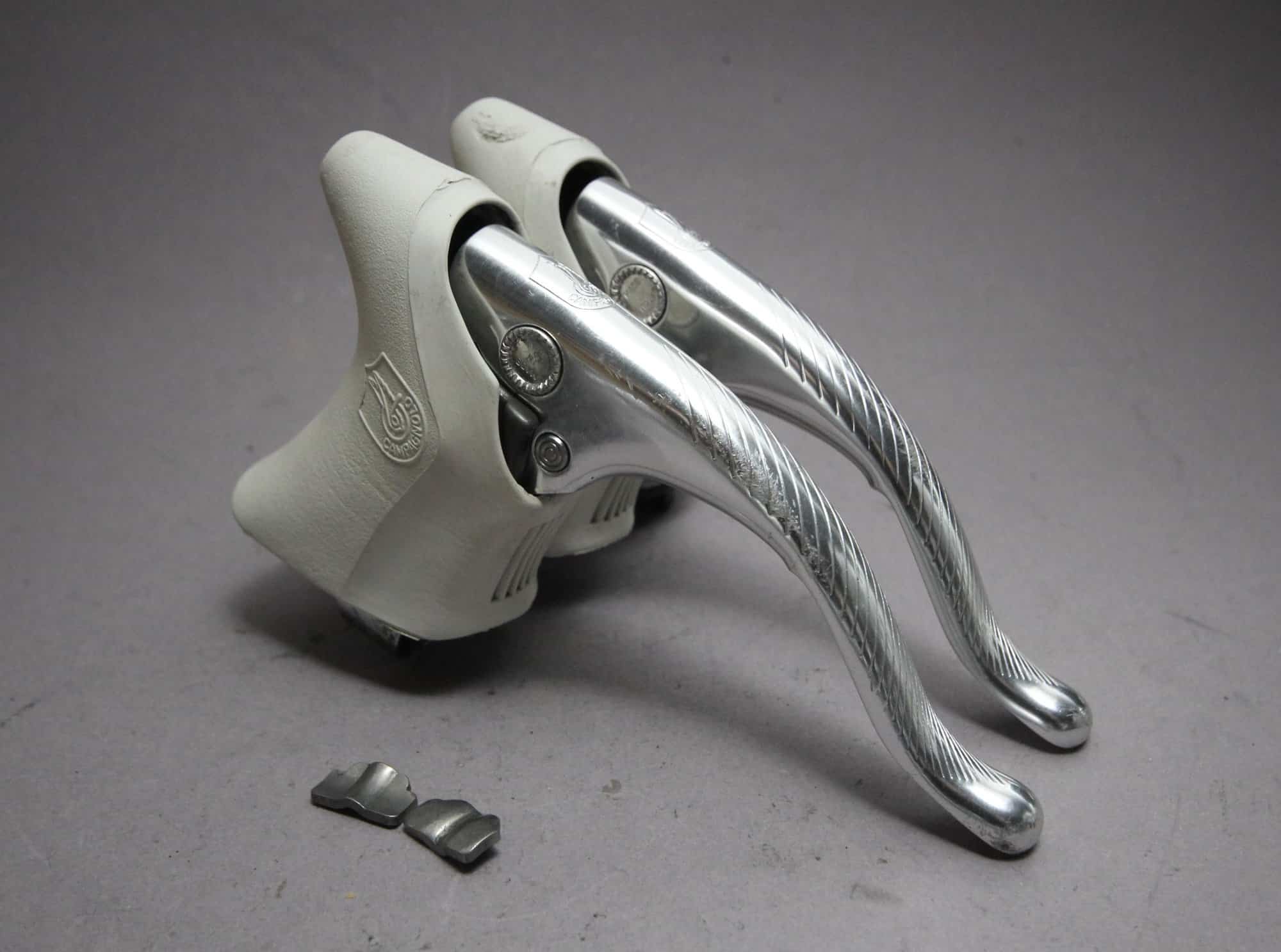 Campagnolo Chorus 1. Gen. Aero Brake Lever / 1988-92 / White Hoods