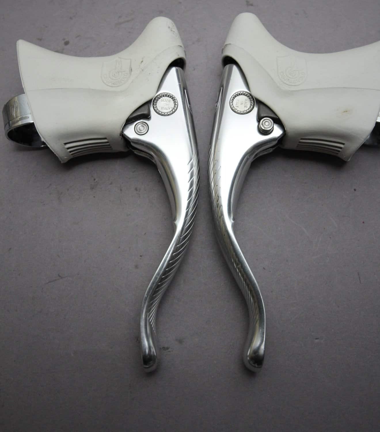 Campagnolo Chorus 1. Gen. Aero Brake Lever / 198892 / White Hoods