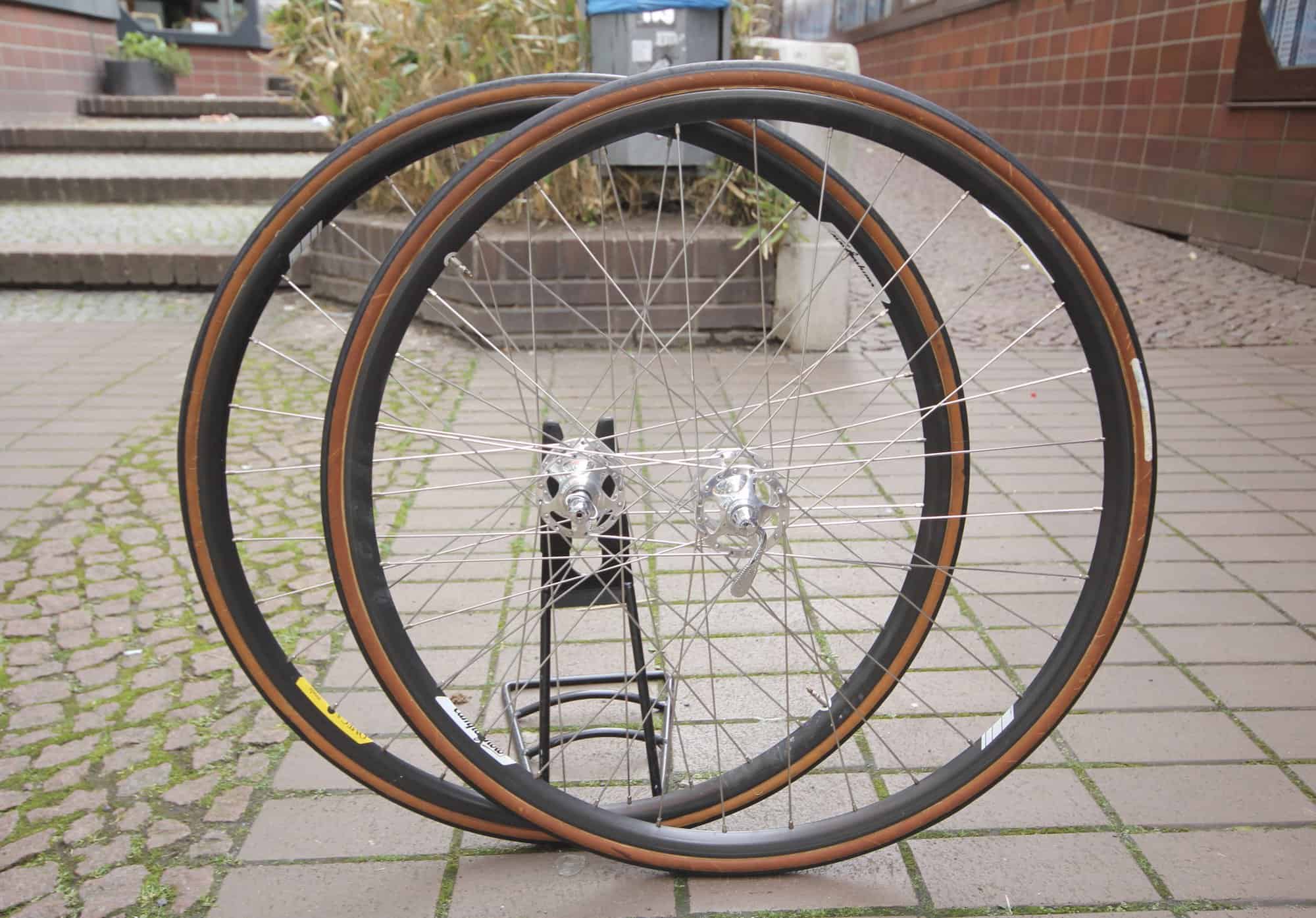 Campagnolo C-Record 321/101 Sheriff Star / Omega Strada Hardox / 32 H / Clincher Wheel Set