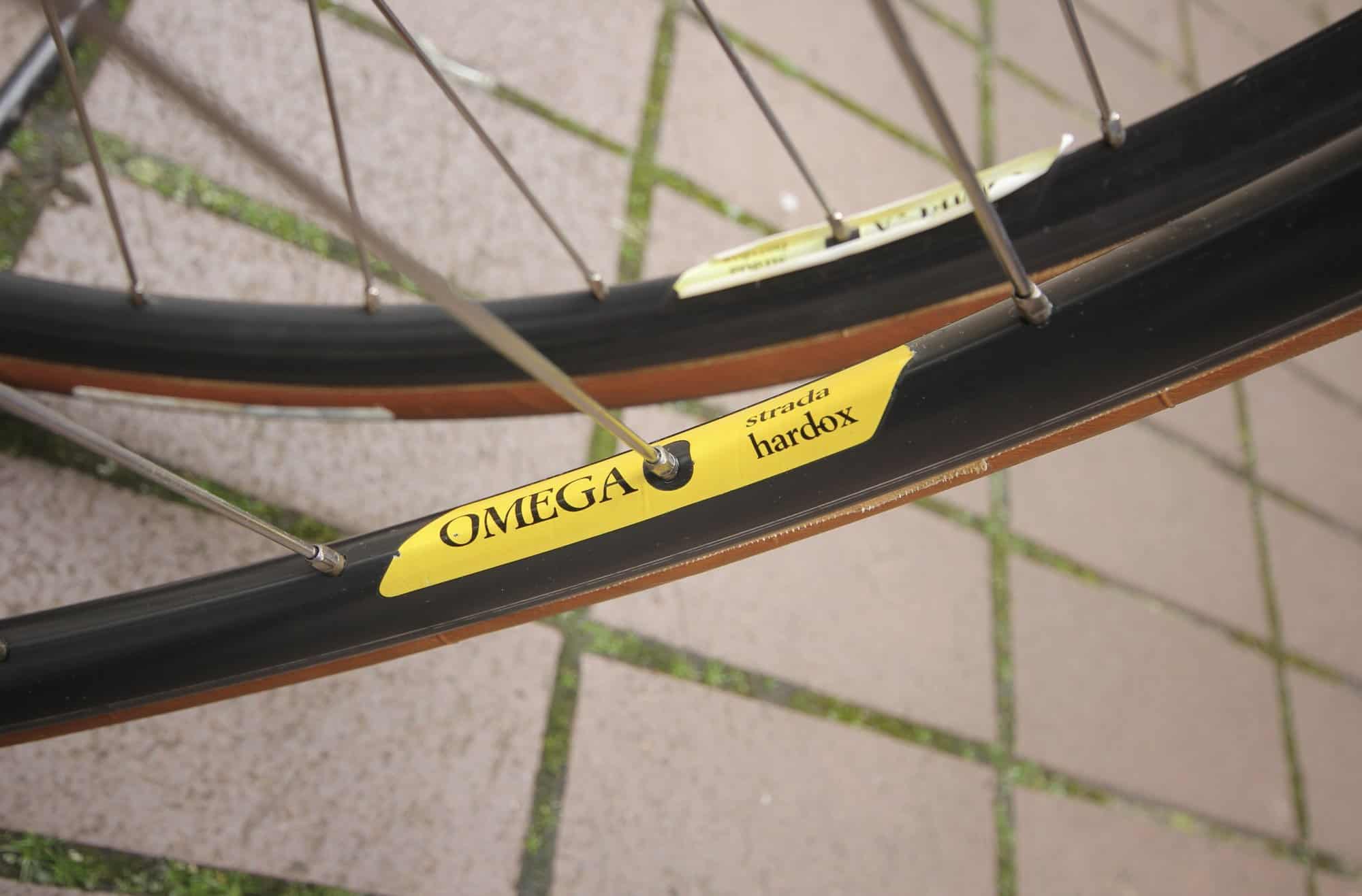 Campagnolo C-Record 321/101 Sheriff Star / Omega Strada Hardox / 32 H / Clincher Wheel Set