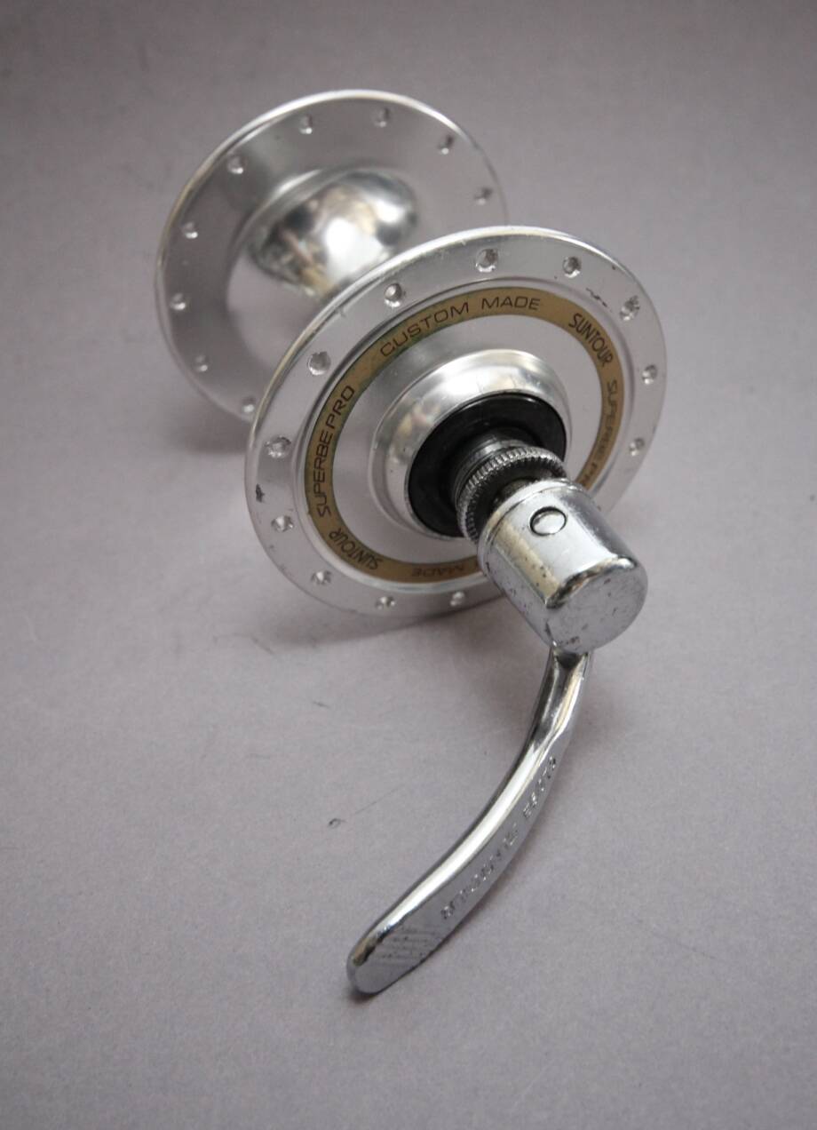 Suntour Superbe Pro High Flange Front Hub / 28H - velowizard.com