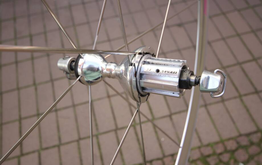 Roue Arrière Campagnolo Shamal 12-HPW - 700C - 12 Rayons - Argent - Neuf Dans Sa Boîte D'origine (NOS) - Fabriqué En Italie