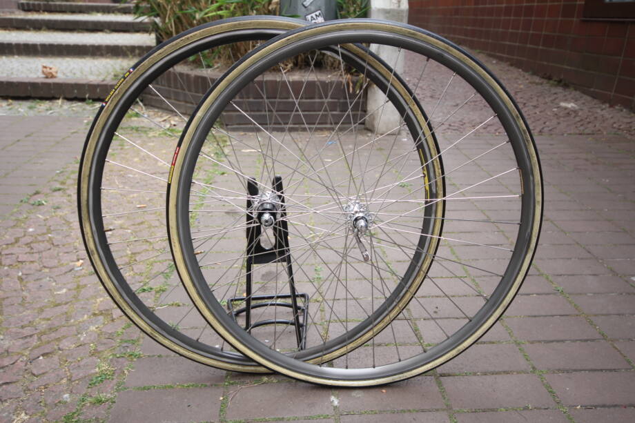 Paire De Roues De Piste Shimano Dura Ace NJS / Wolber Profil 18 Avec Pneus Continental Sprinter