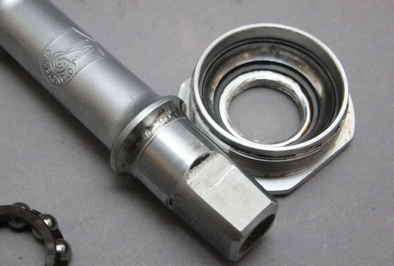 Campagnolo C-Record Bottom Bracket / ENG / 111 mm – velowizard.com