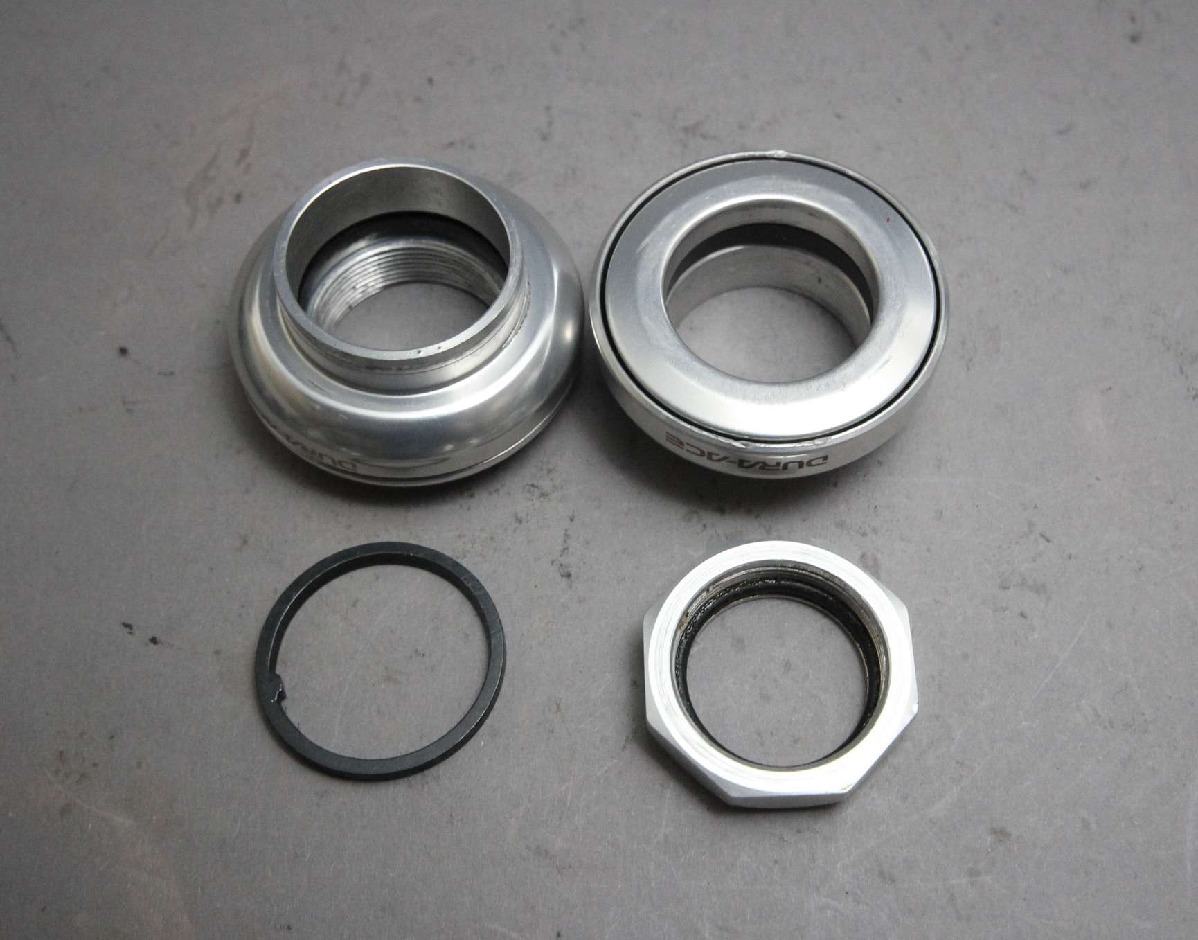 thumbnail image 2 of Shimano Dura-Ace HP-7410 Threadless Headset – 1 Inch, External Cup, Track/Road Bike 2 of 6