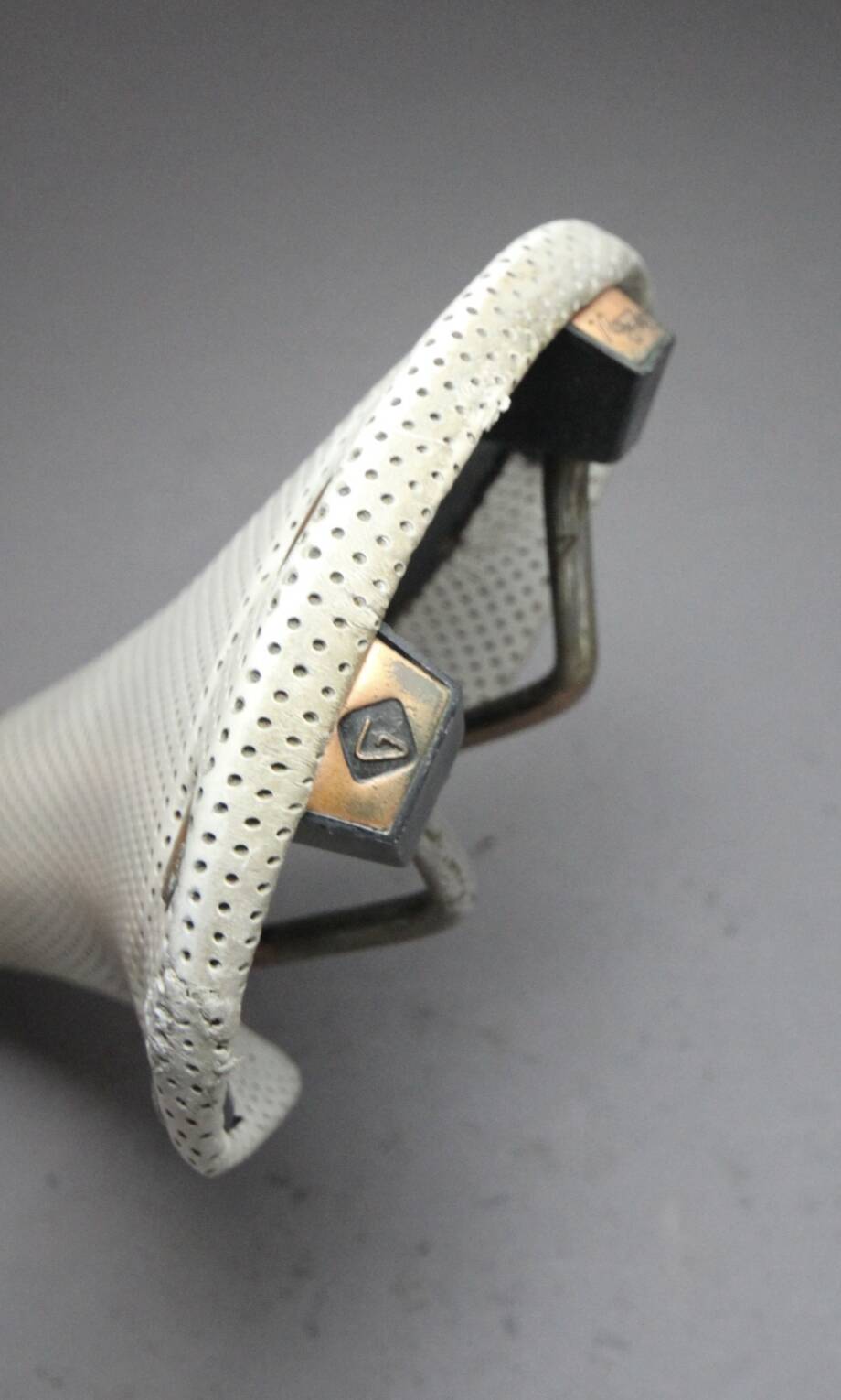 ヴィンテージ!!★selle sanmarco Regal GIRARDI Selle San Marco Regal Girardi Saddle / White / Perforated / 1987