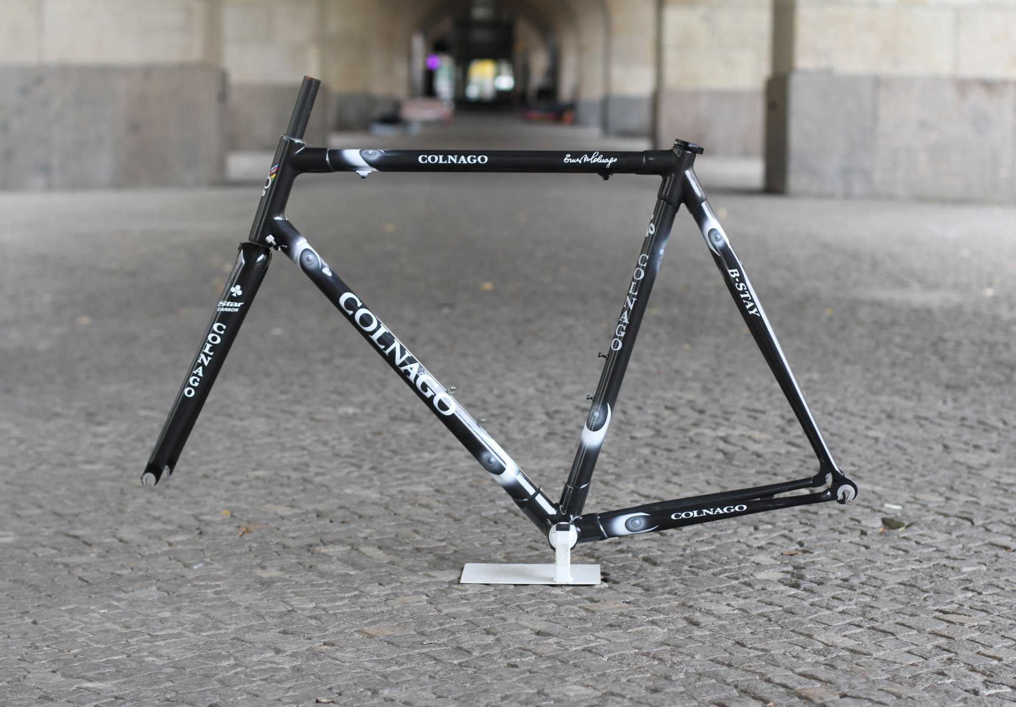 Colnago C40 B-Stay Carbon Frame & Star Fork / 56 cm / 1.672g