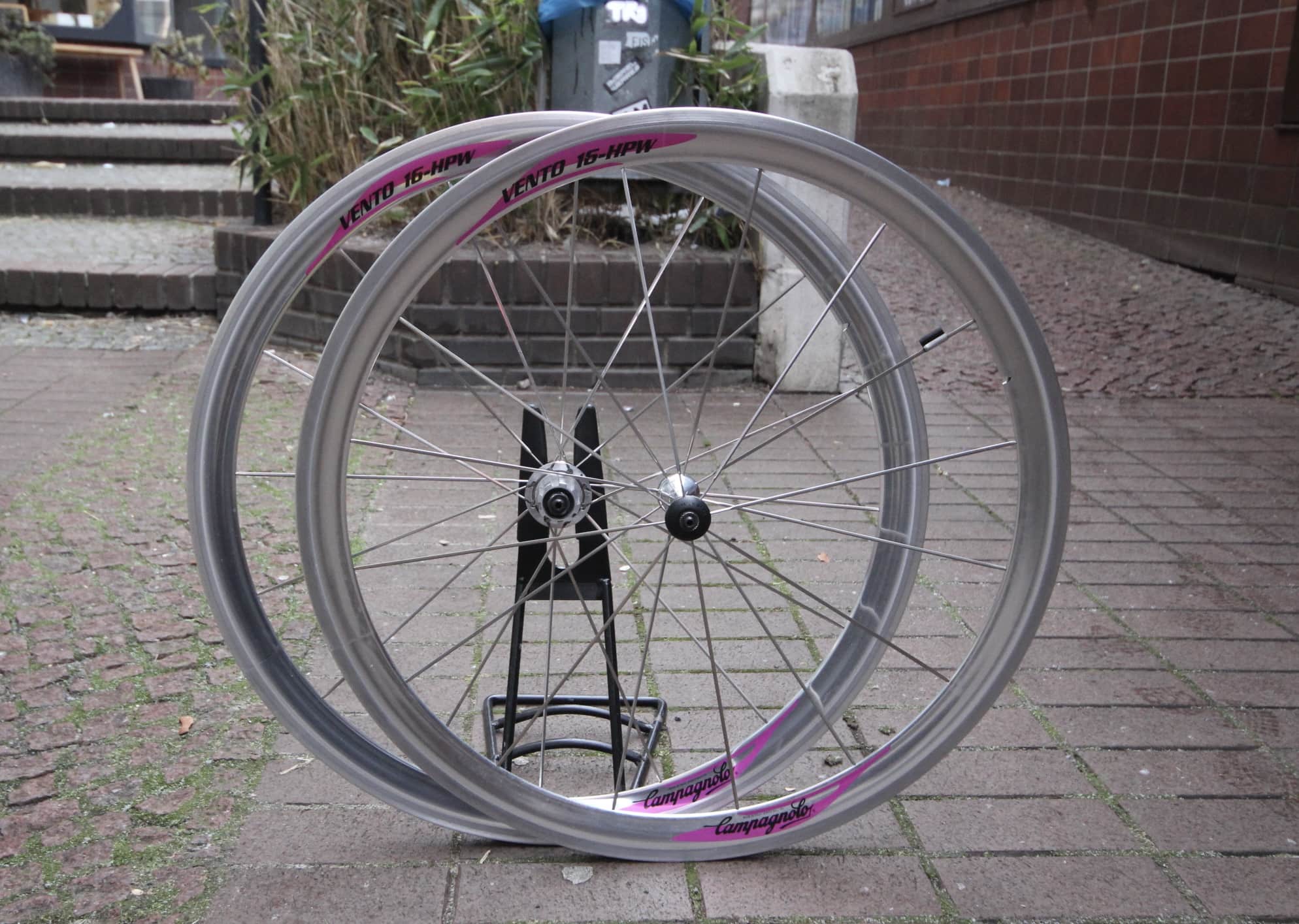 Campagnolo Vento 16 HPW Wheel Set / 700C / Clincher