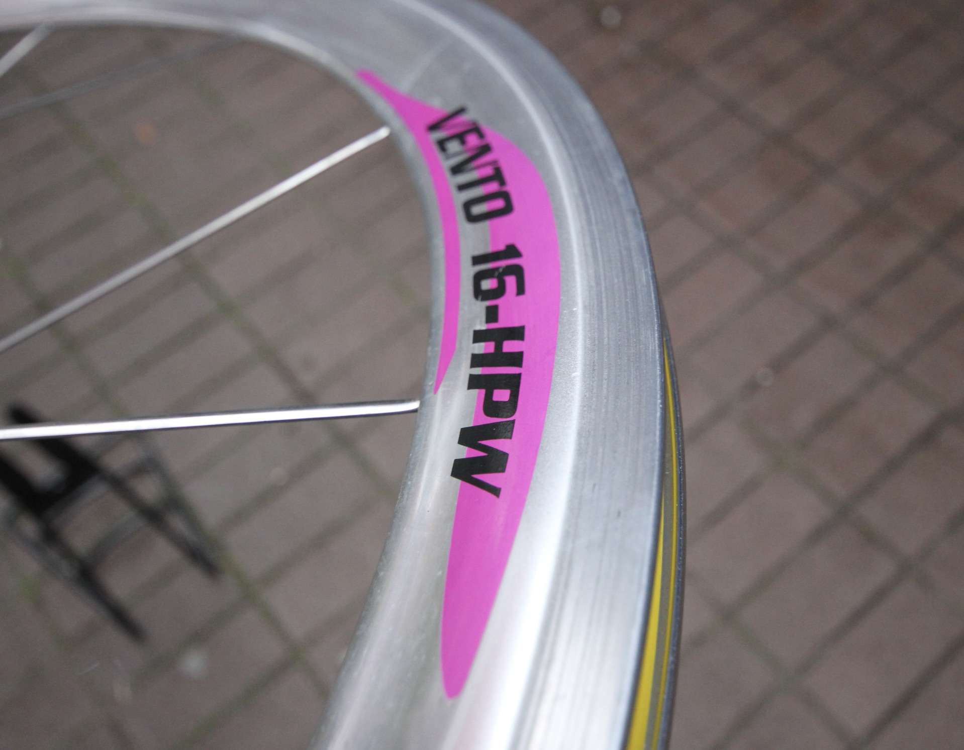 Campagnolo Vento 16 HPW Wheel Set / 700C / Clincher