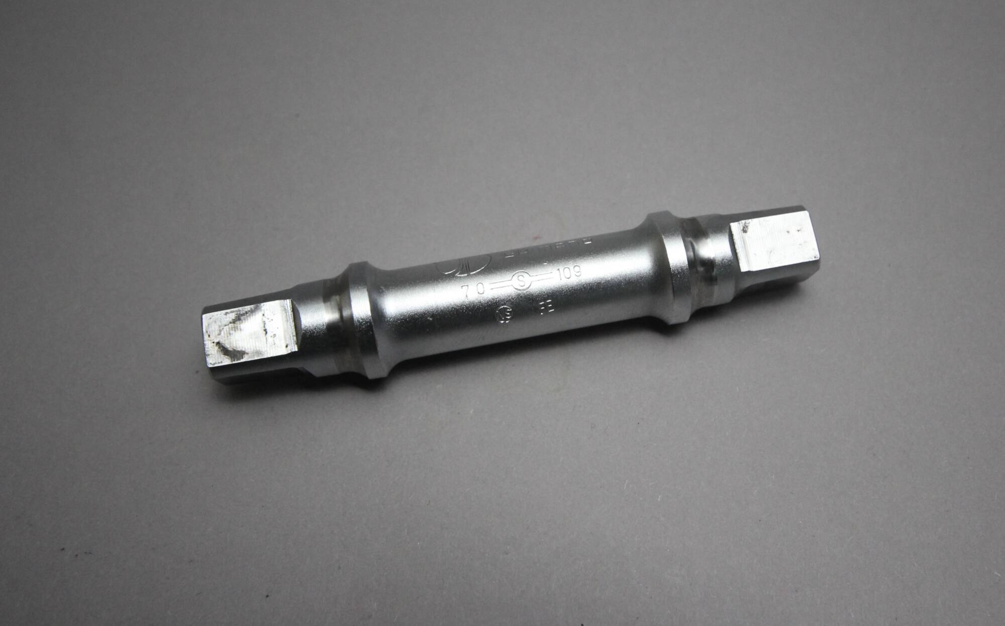 Axe De Boîtier De Pédalier Shimano Selecta – 129.5 Mm – NOS – Pour Pièces