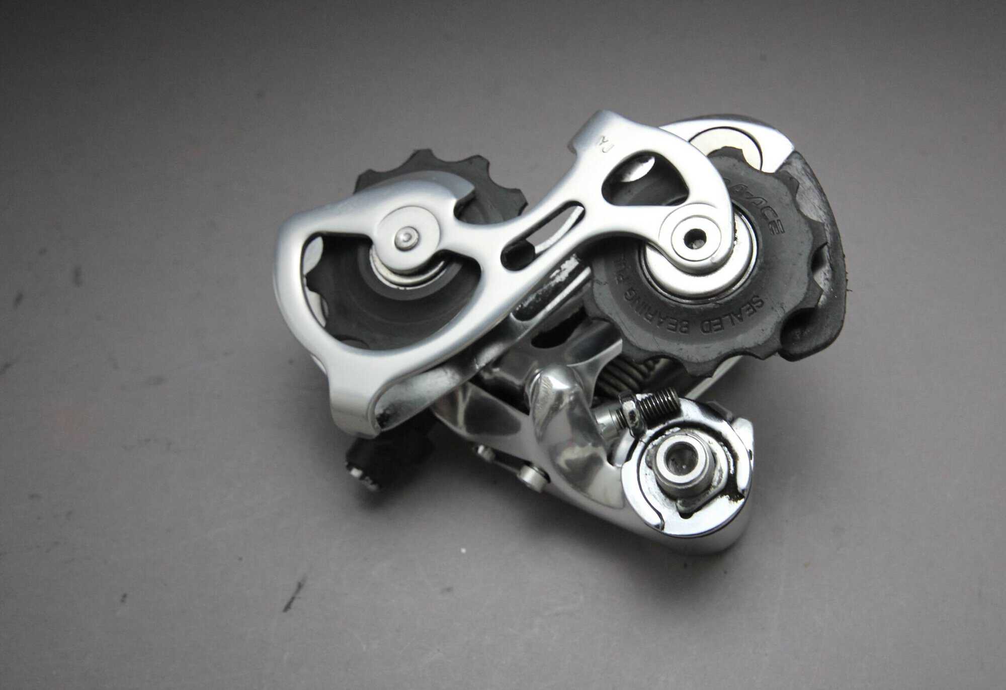 Shimano Dura Ace RD 7700 Rear Derailleur / 9 Sp / 2000